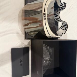 Dior J'Adior Black and White Visor